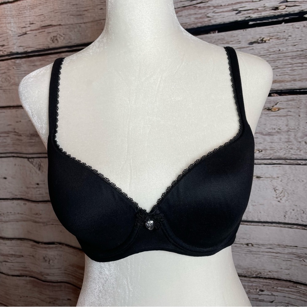 Victoria’s Secret Body by Victoria Lined Demi Bra 32D Black Underwired